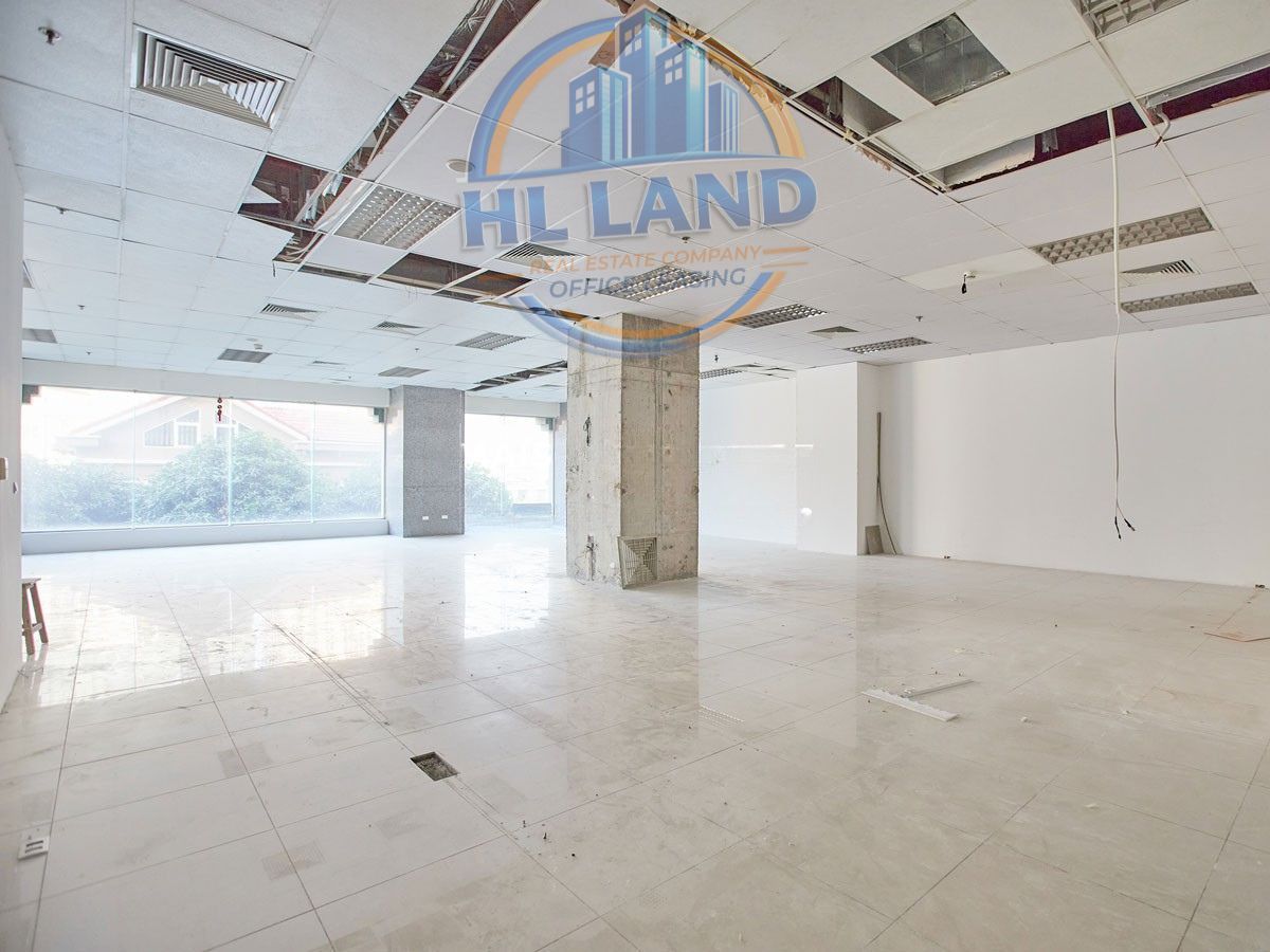 Văn phòng trống tòa Green Park Tower