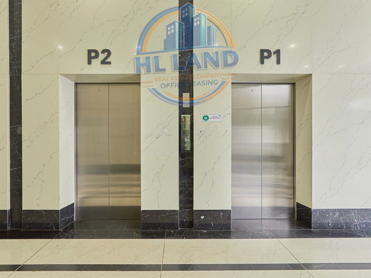 Thang máy tại văn phòng cho thuê Trường Thịnh Building có tải trọng lớn