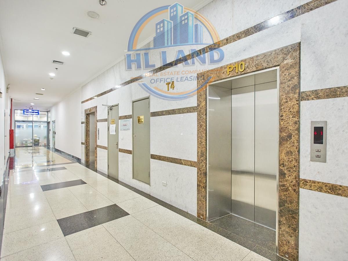 Tháng máy tại văn phòng cho thuê Eurowindow có tải trọng lớn