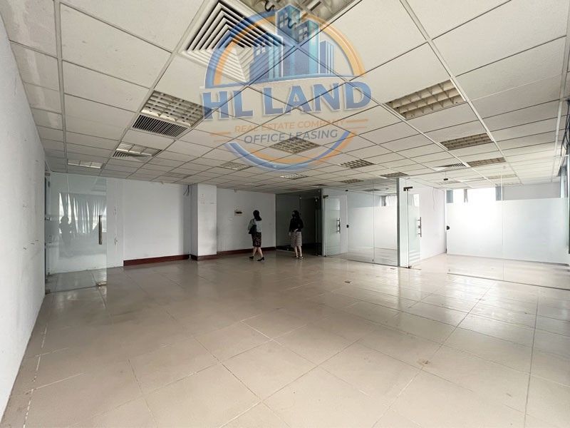 van-phong-trong-san-nam-phuong-cau-giay