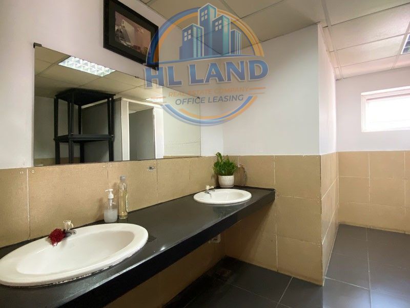 Văn phòng trống Tòa nhà Housing phường Yên Hòa