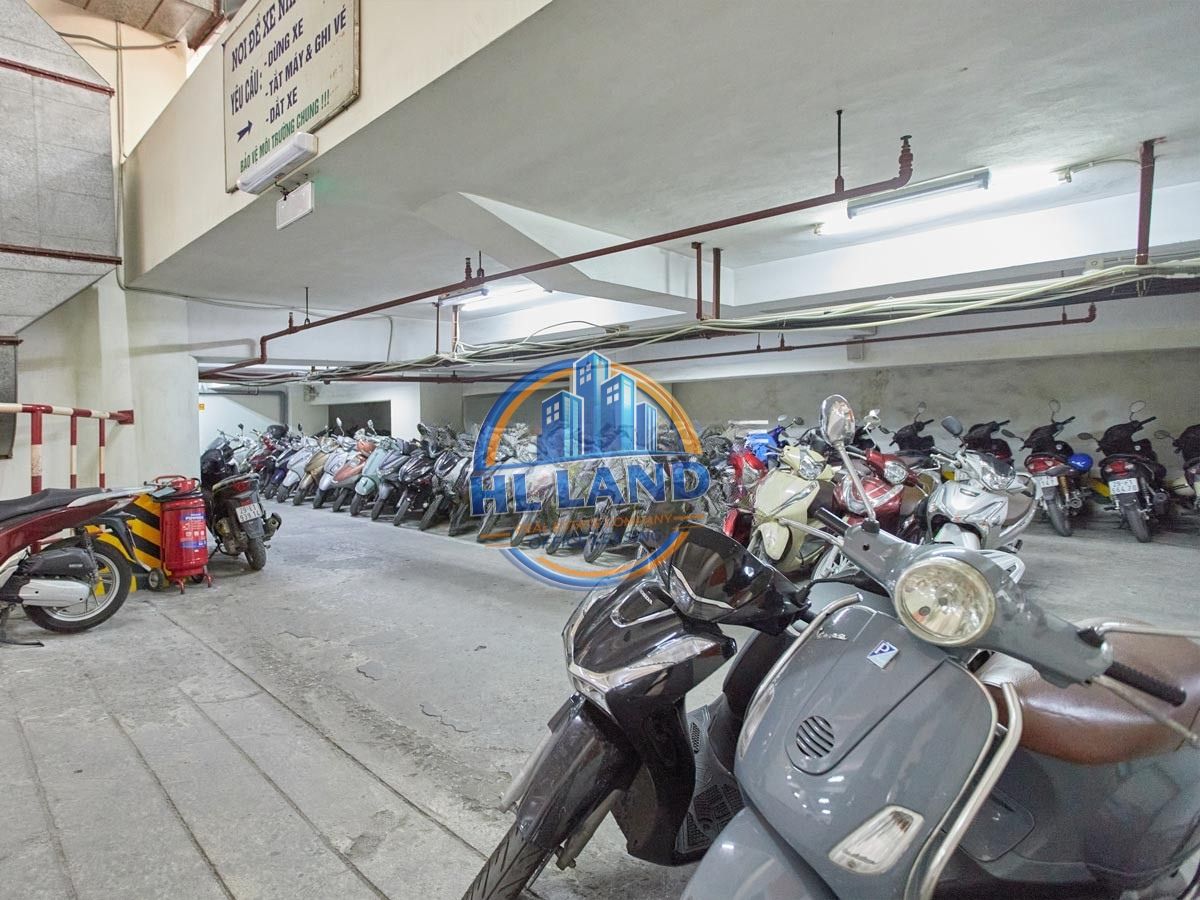 Tầng hầm để xe rộng rãi của Harec Building đảm bảo tiện nghi