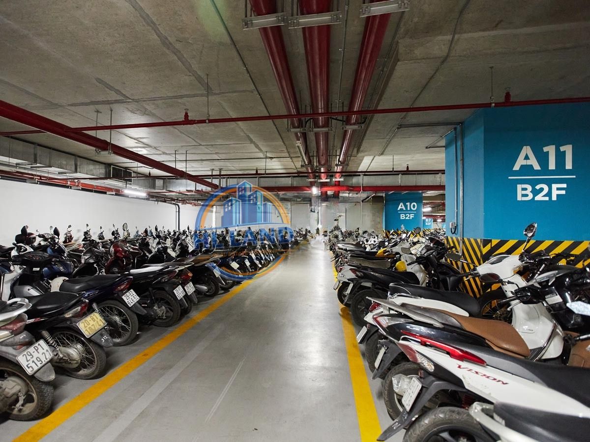 Tầng hầm để xe rộng rãi của tòa Capital Place