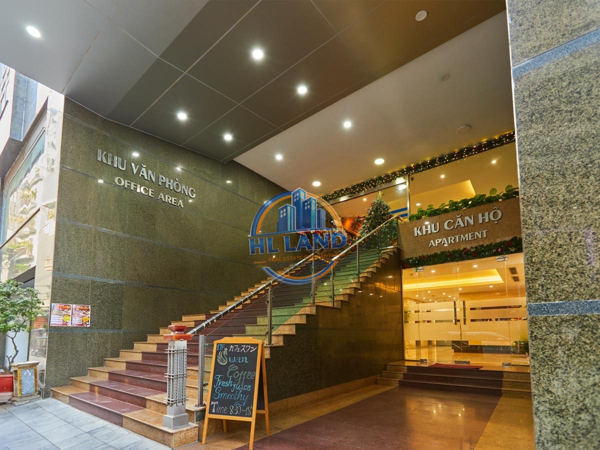 Capital Place nổi bật với thiết kế và kiến trúc hiện đại, sang trọng