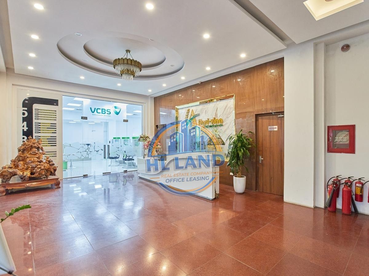 Tòa nhà HiPT Building với thiết kế và cách bày trí hiện đại, không gian văn phòng sang trọng