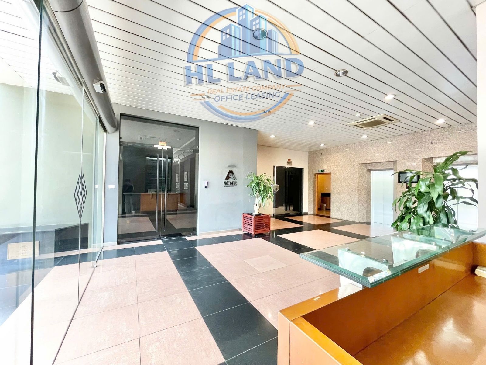 Simco Building nổi bật với thiết kế hiện đại và cách bày trí sang trọng