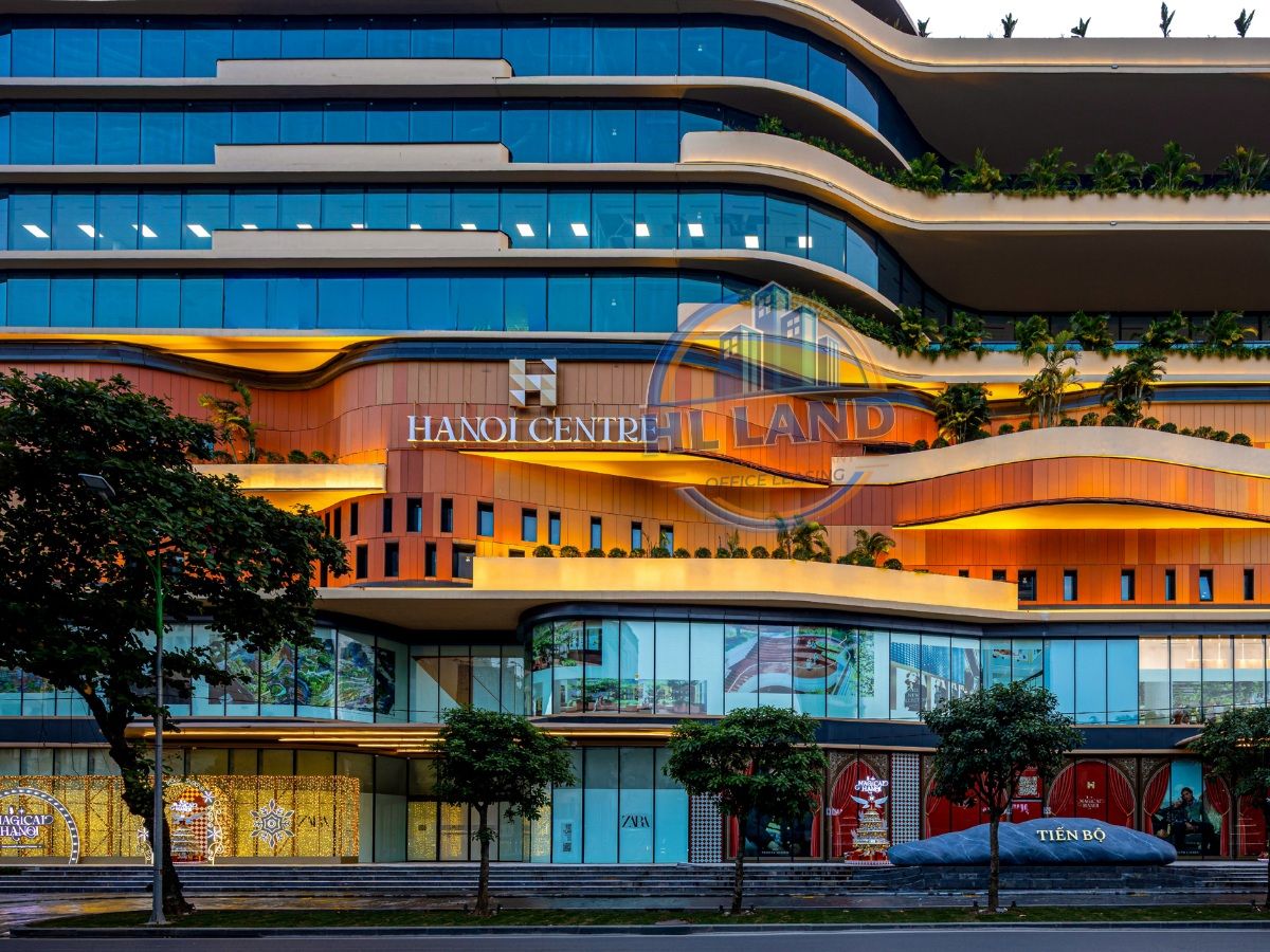 Tiến Bộ Plaza với quy mô lớn, thiết kế hiện đại và kiến trúc sang trọng