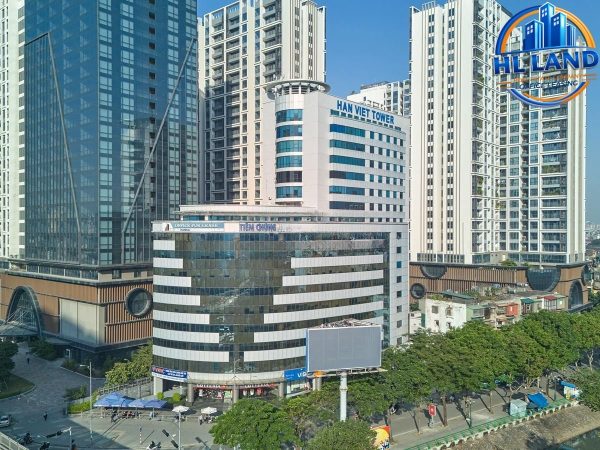 Văn phòng cho thuê Hàn Việt Tower với vị trí giao thông thuận lợi giữa trung tâm