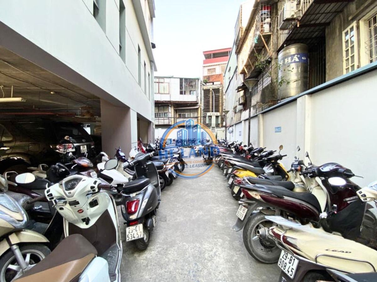 Khu để xe của Tòa nhà HEID