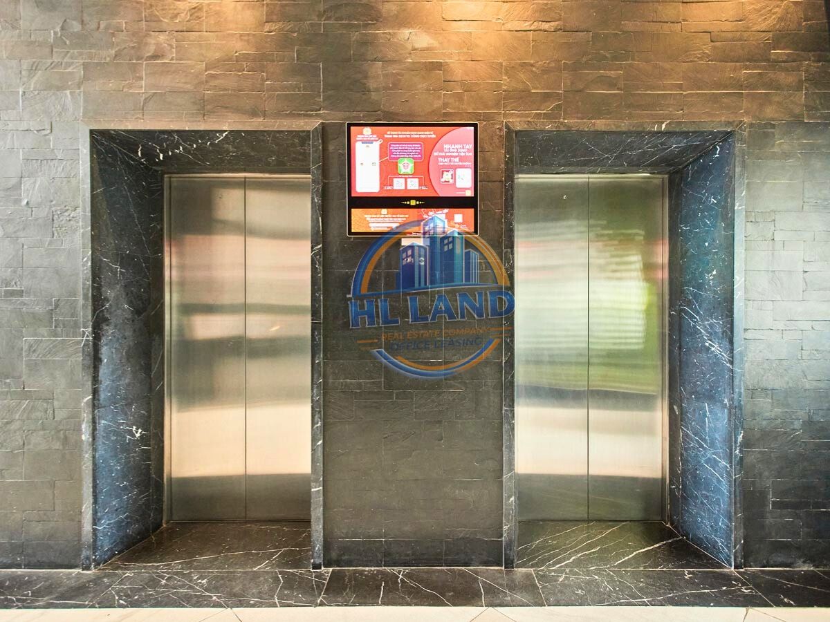 Thang máy tốc độ cao của tòa PentStudio