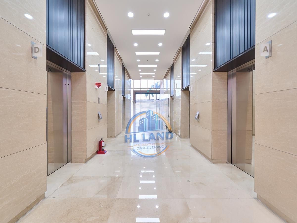 Thang máy tốc độ cao với tải trọng lớn của tòa Lotte Center Hanoi