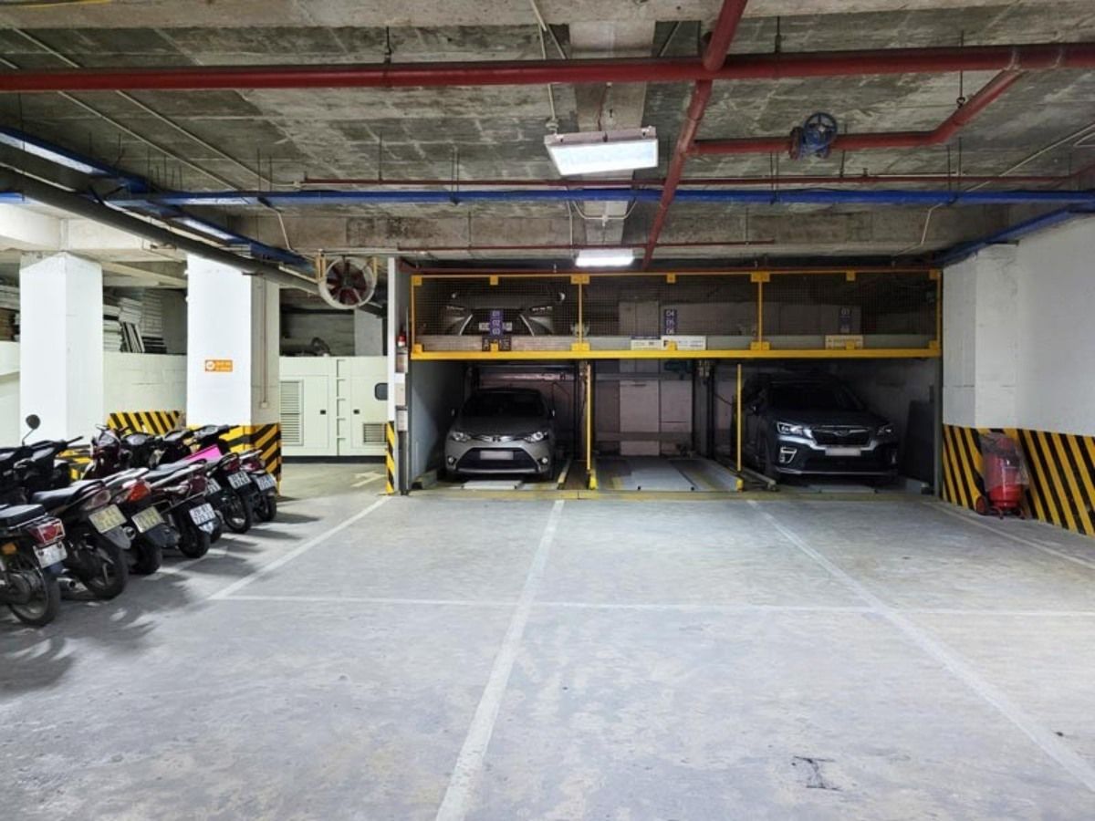 Tầng hầm để xe rộng rãi của DC Building đảm bảo tiện nghi
