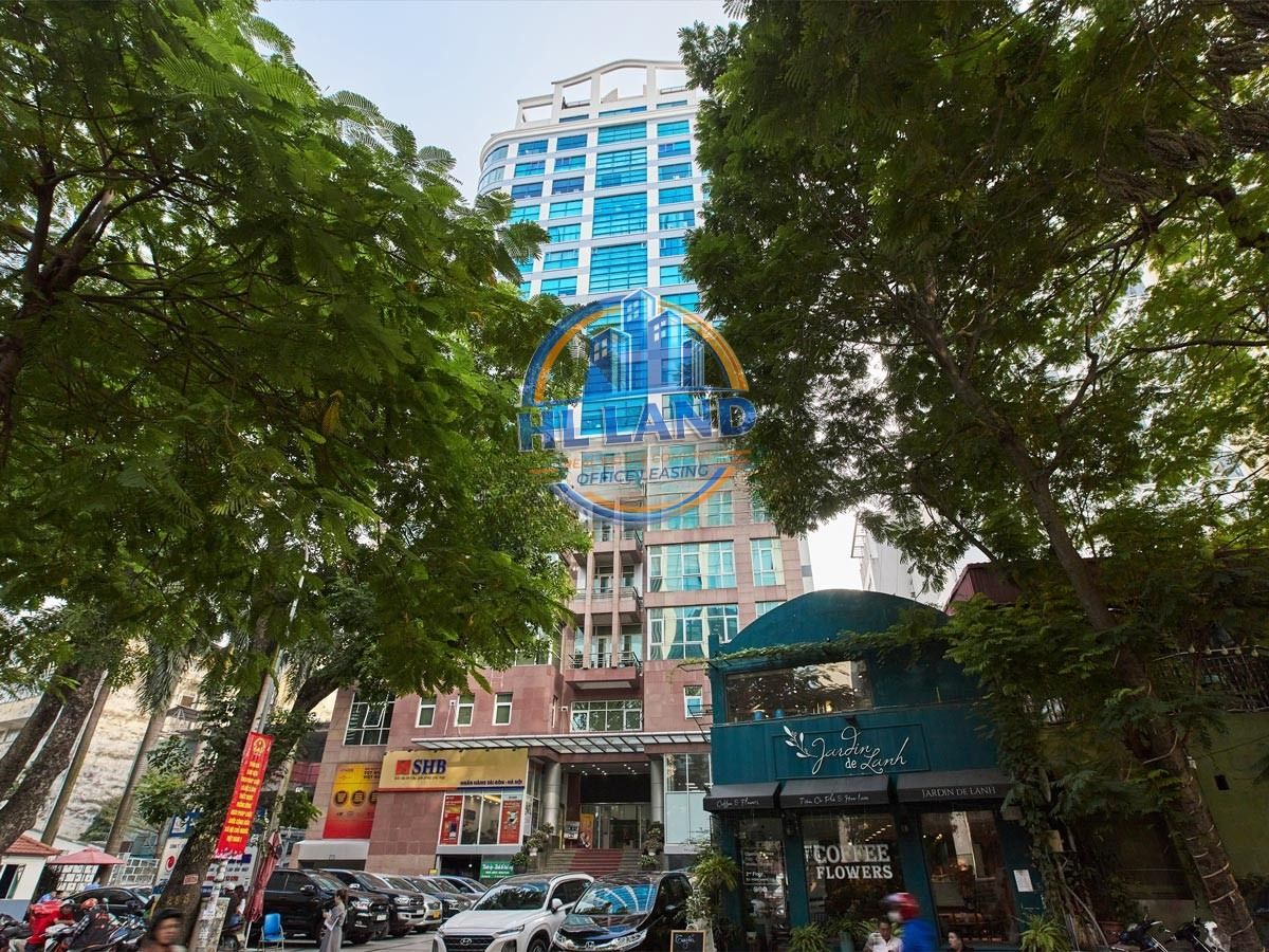 Ladeco Building có quy mô lớn với thiết kế hiện đại, kiến trúc sang trọng