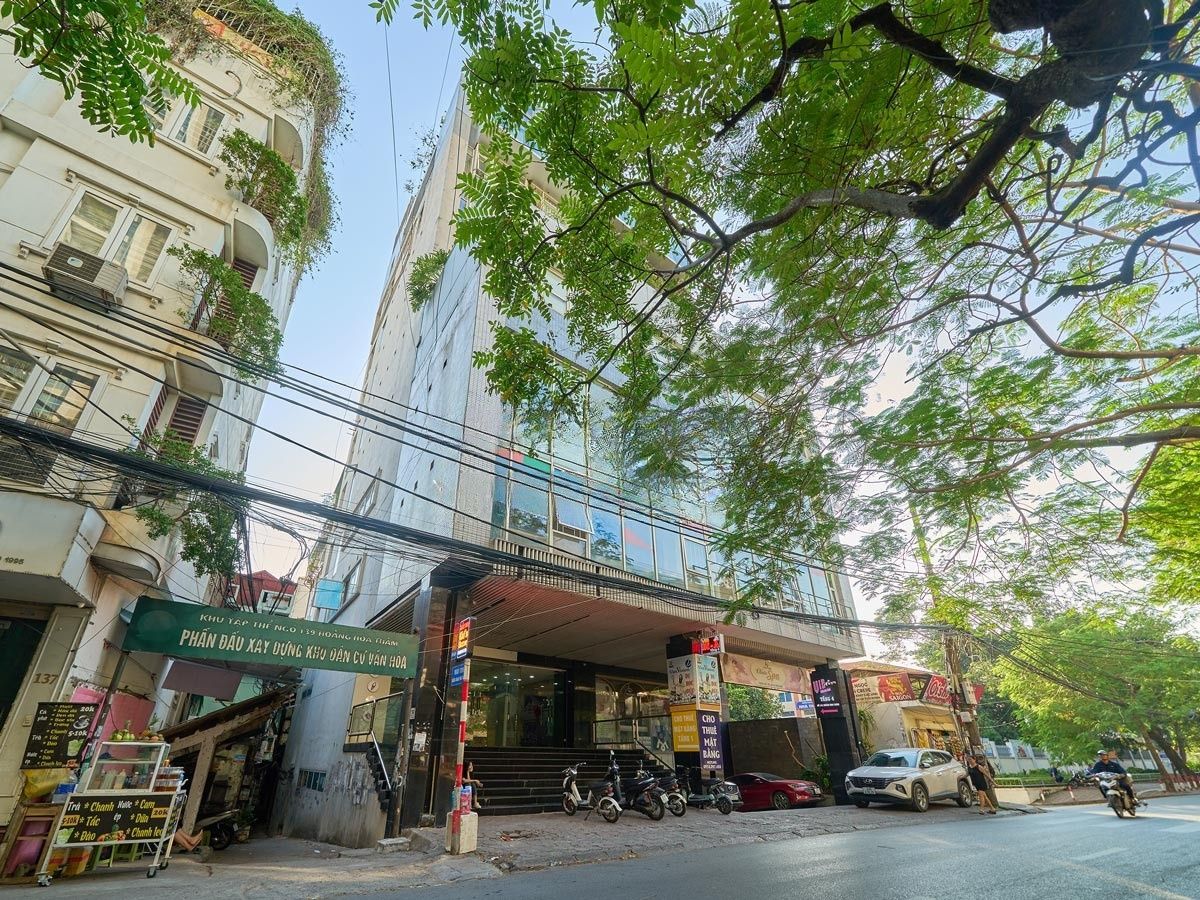 Tòa nhà AMTA có quy mô lớn với thiết kế hiện đại, kiến trúc sang trọng