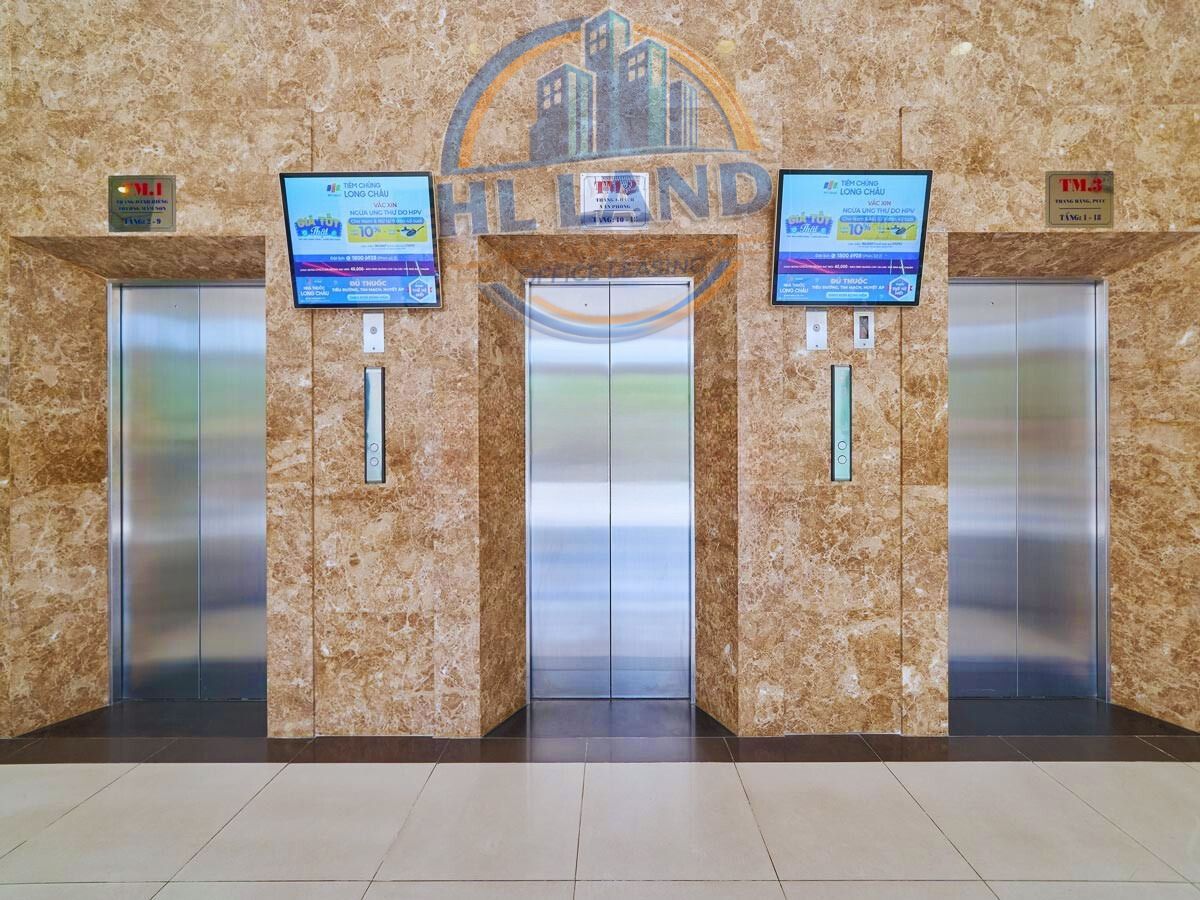 Tòa nhà Sun Square sở hữu thang máy tốc độ cao với tải trọng lớn