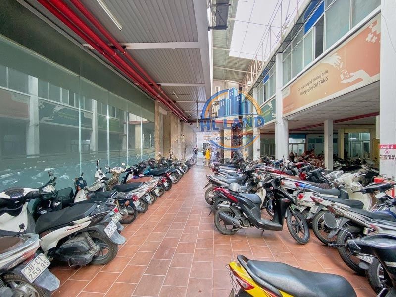 Bãi đỗ xe rộng rãi của Tòa nhà VK 168 Ngọc Khánh