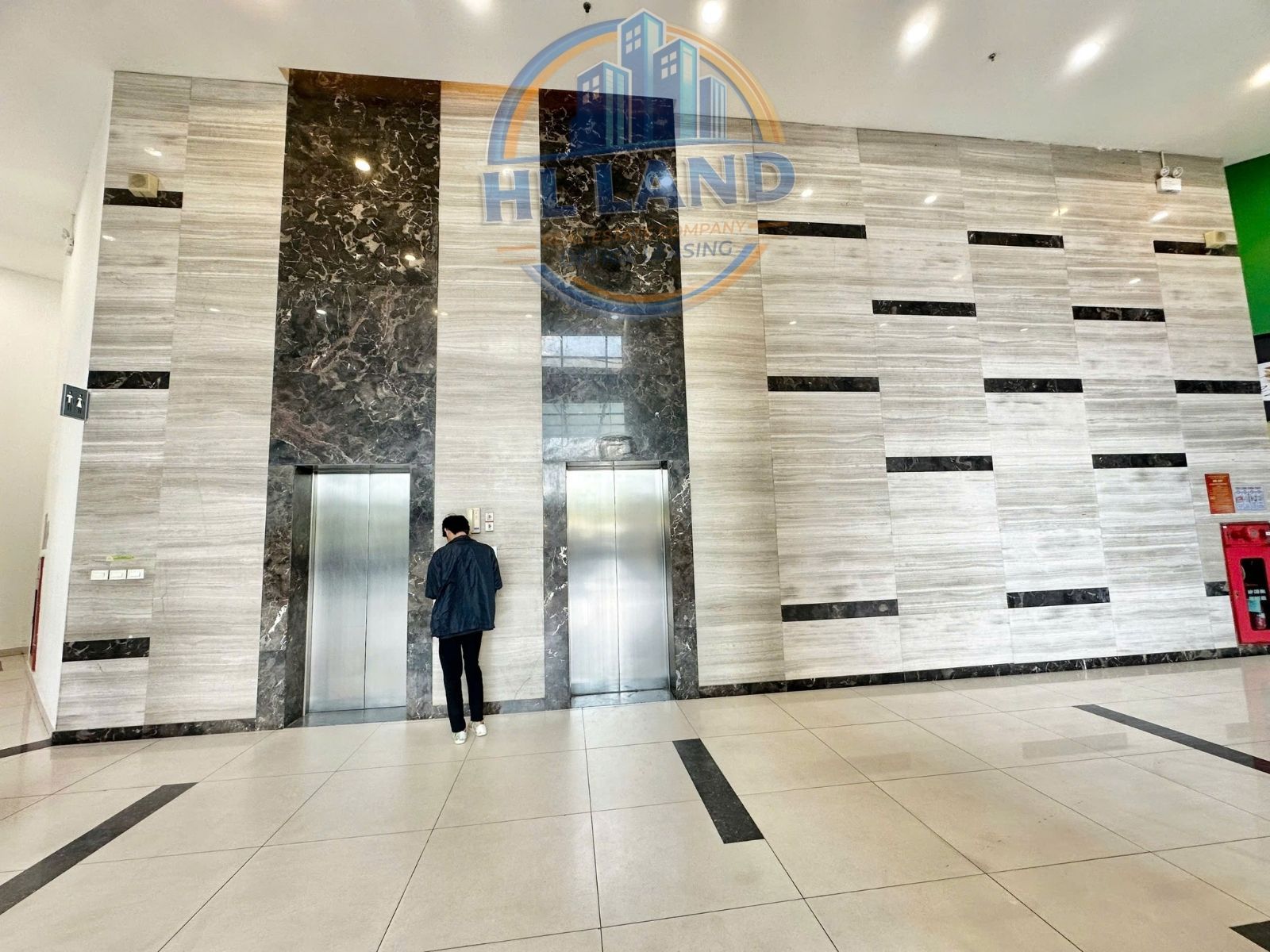 Golden Palace Mễ Trì sở hữu thang máy tốc độ cao với tải trọng lớn