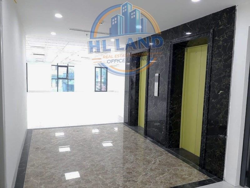 văn phòng trống tòa nhà 352 phố huế