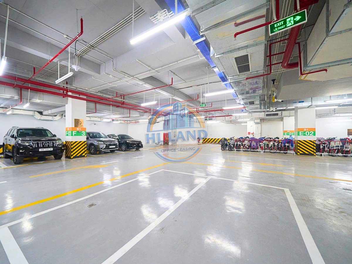 Chỗ đỗ xe và tiện ích của tòa văn phòng