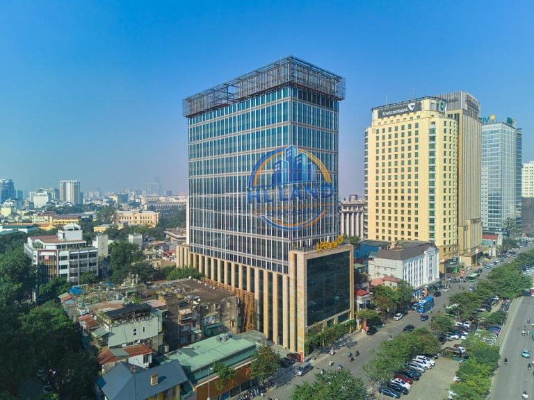 Doanh nghiệp so sánh ít nhất 3 tòa nhà văn phòng hạng A
