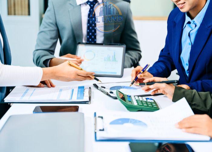 Thời điểm kết thúc năm tài chính và chính sách lấp đầy của chủ đầu tư