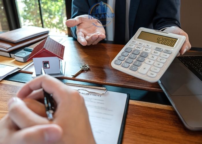 Tính toán toàn bộ chi phí trước khi quyết định trả văn phòng