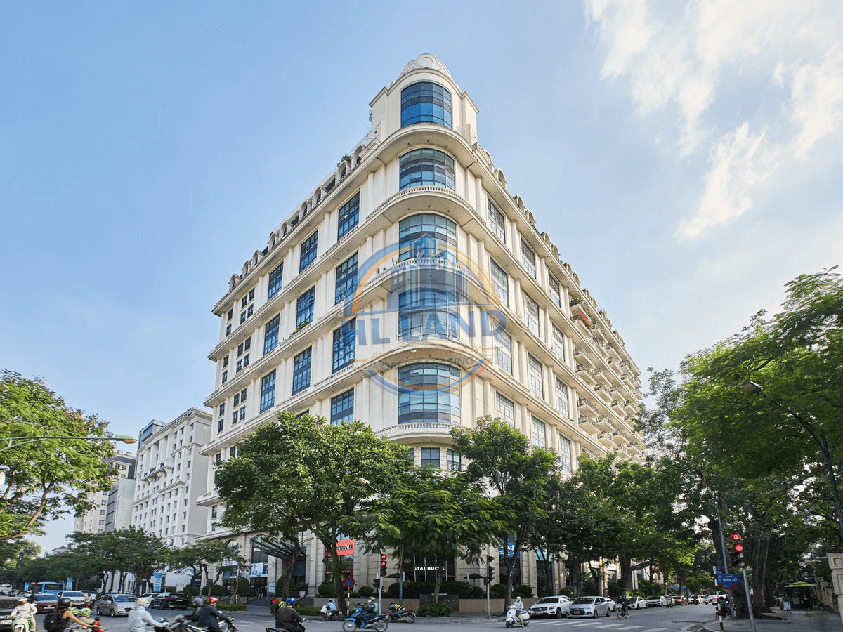 Location and Transport Advantages of Pacific Place