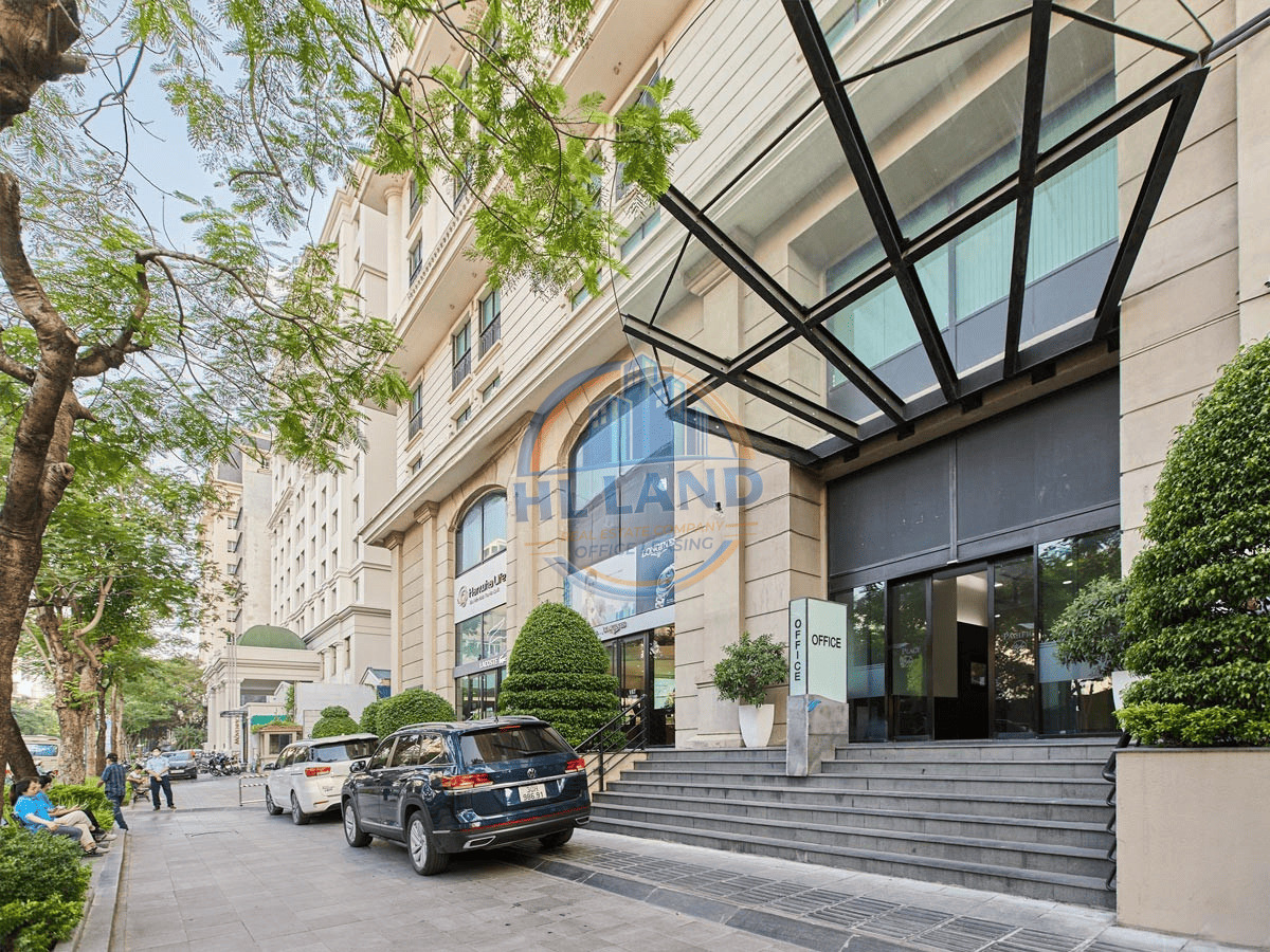 Business Environment and Notable Tenants at Pacific Place