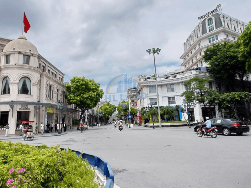Location and Transport Advantages of Opera Business Centre