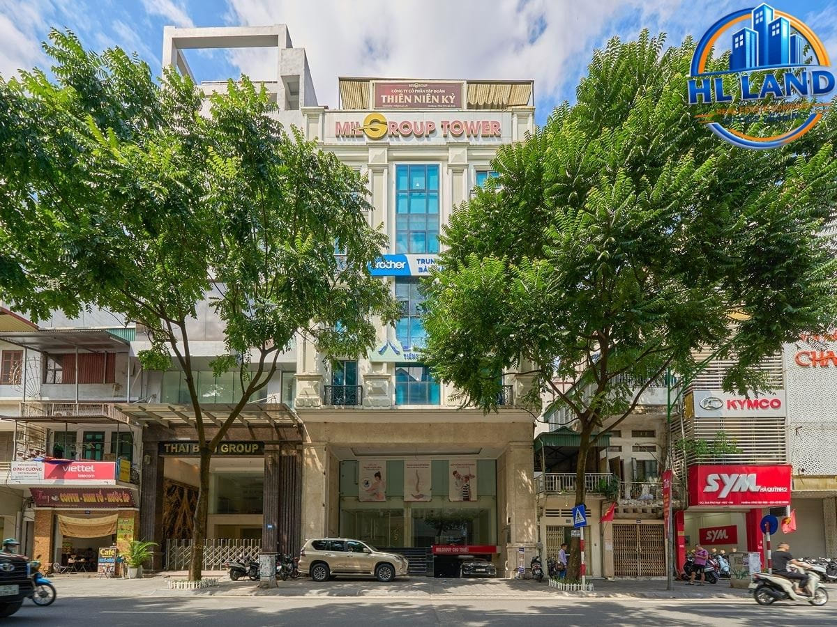 Overview of 352 Pho Hue Building