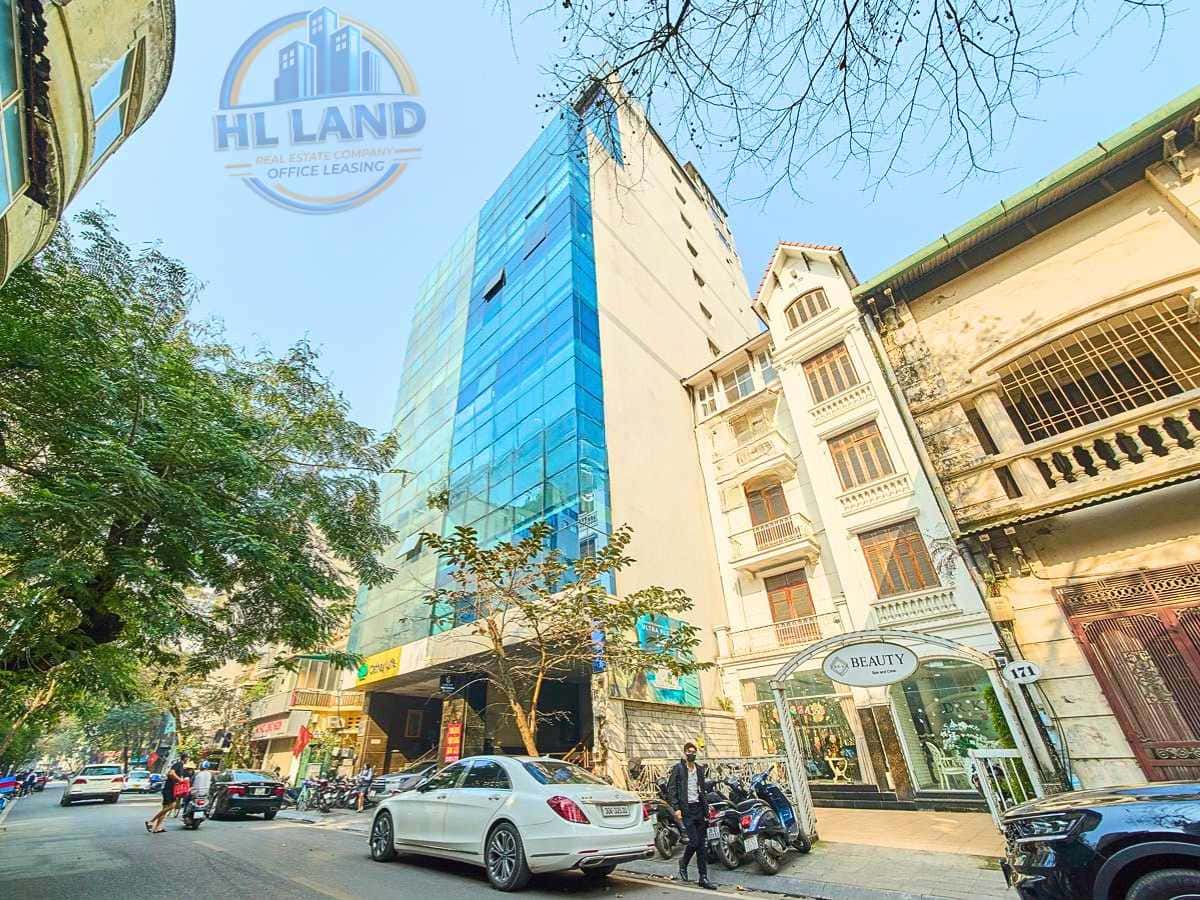 Building Scale and Office Areas for Lease at Red Building