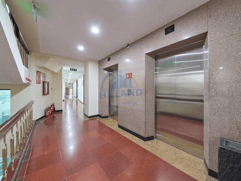Equipment, Amenities and Management Services at VINARE Building