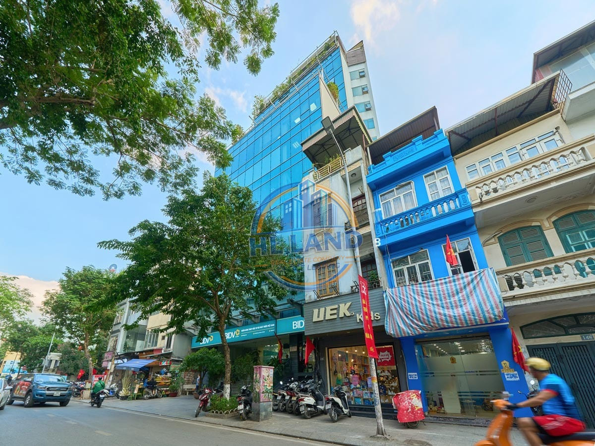 Development Scale and Office Areas at DC Building