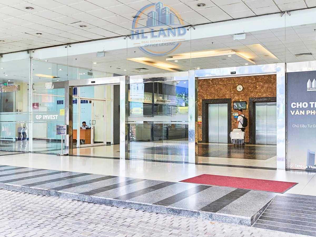 Architecture and Office Standards at GP INVEST Building