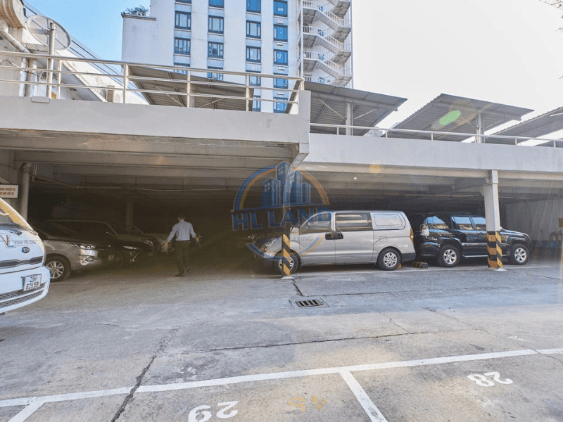 Equipment, Amenities and Services at Tung Shing Square