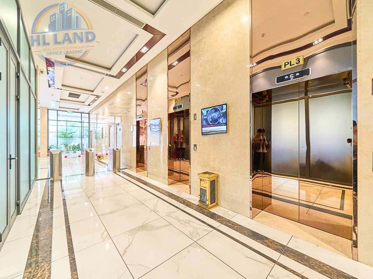 Equipment, Amenities and Services at iMedia Tower